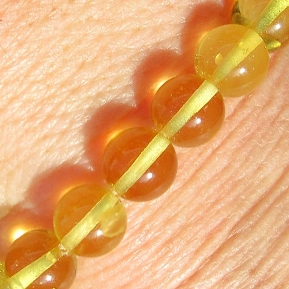 Einzigartiges Bernsteinarmband aus goldgelben Perlen