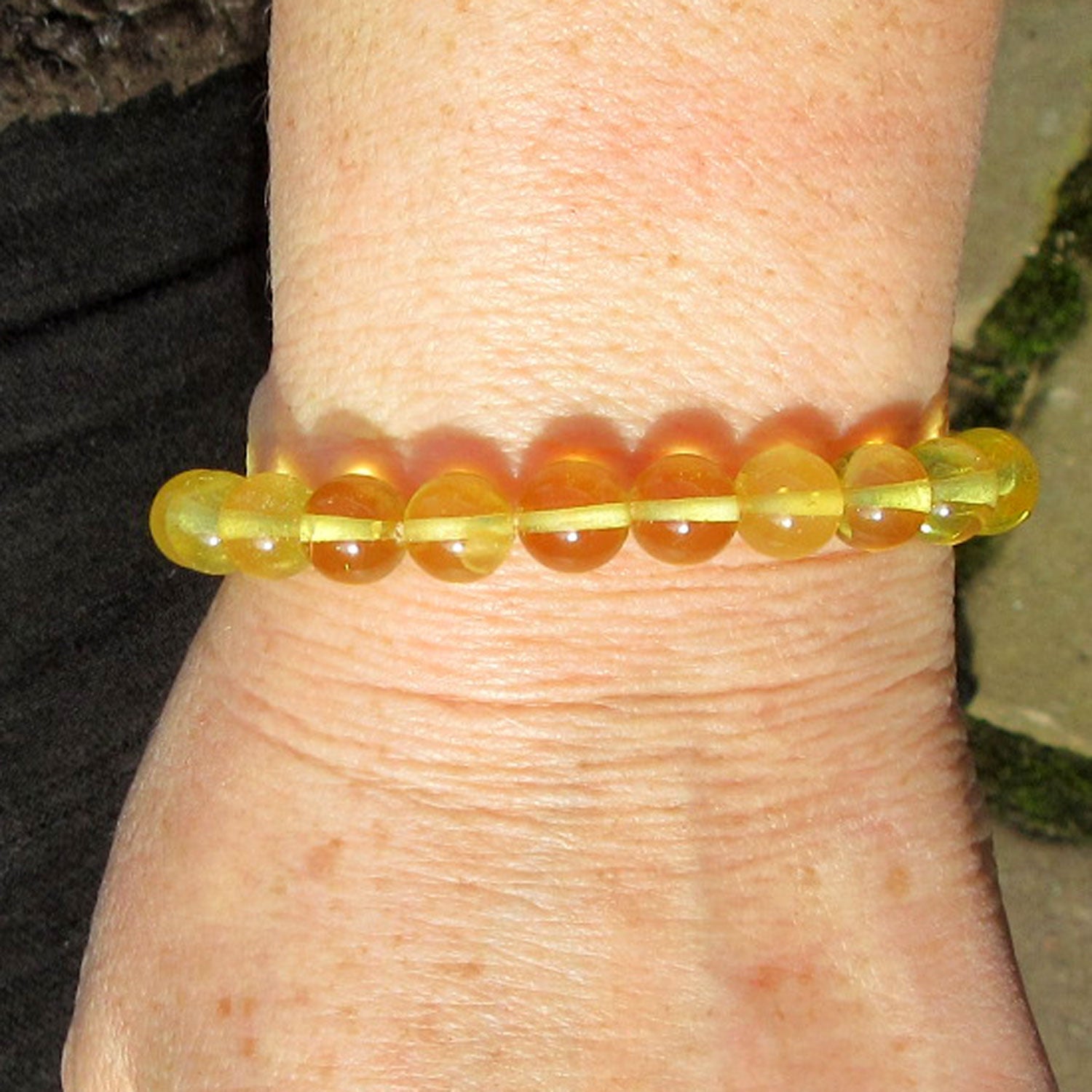 Einzigartiges Bernsteinarmband aus goldgelben Perlen