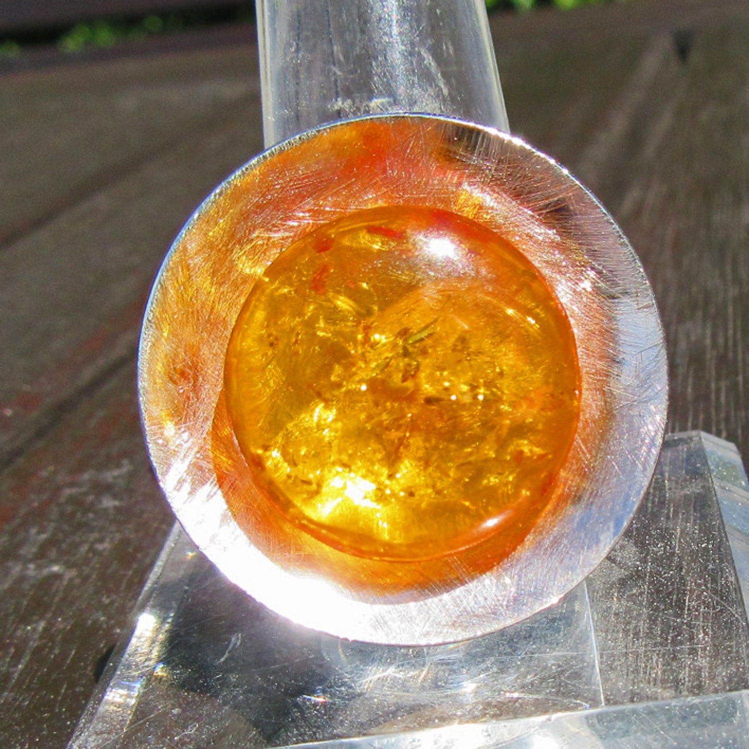 Bernsteinring in gebürstetem Silber, Unikat von Rügen