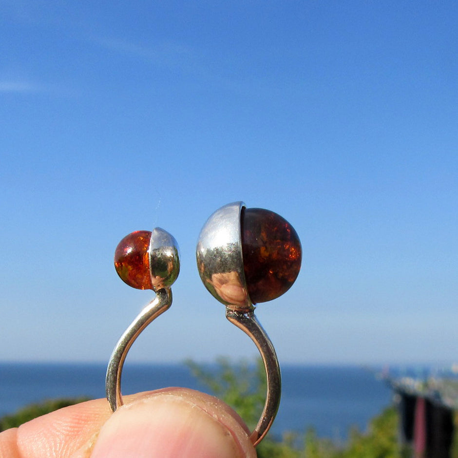 Flexibler Fingerring mit Bernsteinperlen und Silber 925