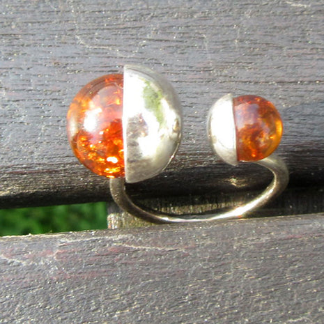 Flexibler Fingerring mit Bernsteinperlen und Silber 925