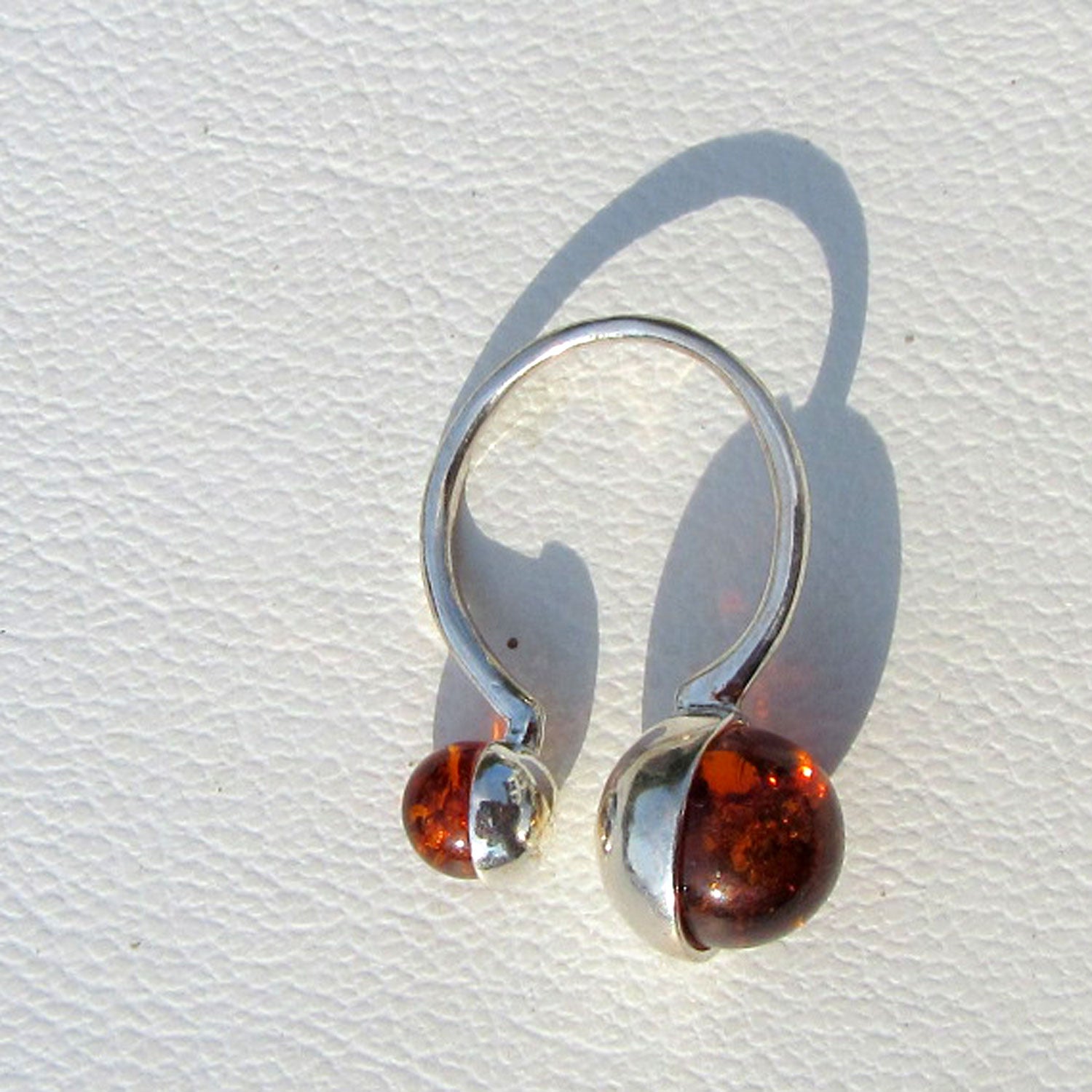 Flexibler Fingerring mit Bernsteinperlen und Silber 925