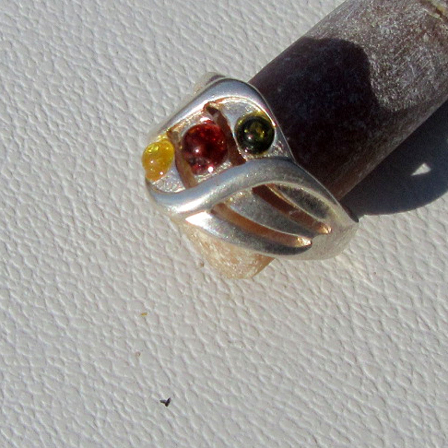 Edler Fingerring aus 3 verschiedenen Bernsteinen