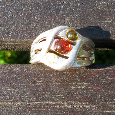 Edler Fingerring aus 3 verschiedenen Bernsteinen