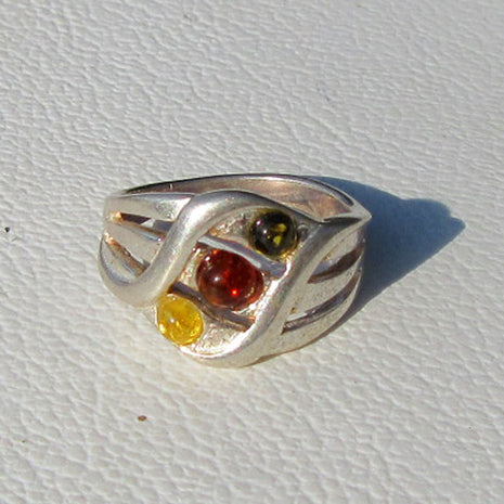 Edler Fingerring aus 3 verschiedenen Bernsteinen