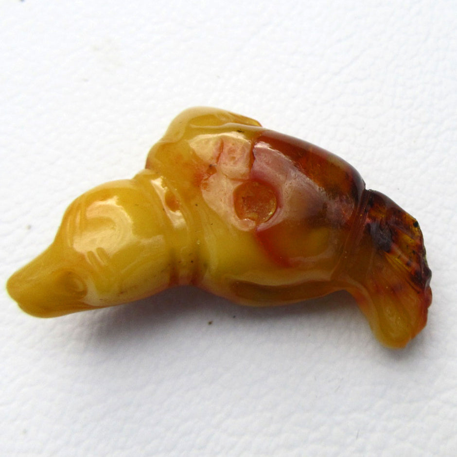 Einzelstück: Seehund aus handverlesenem Bernstein