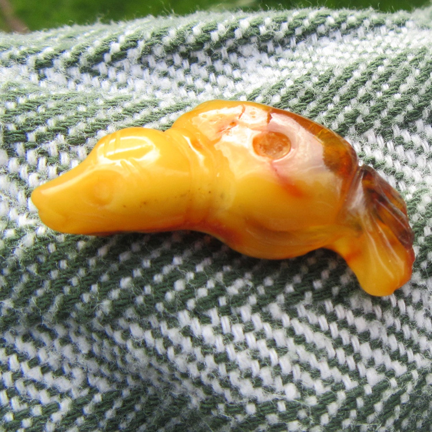 Einzelstück: Seehund aus handverlesenem Bernstein