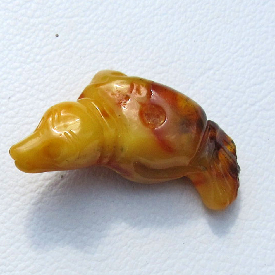 Einzelstück: Seehund aus handverlesenem Bernstein