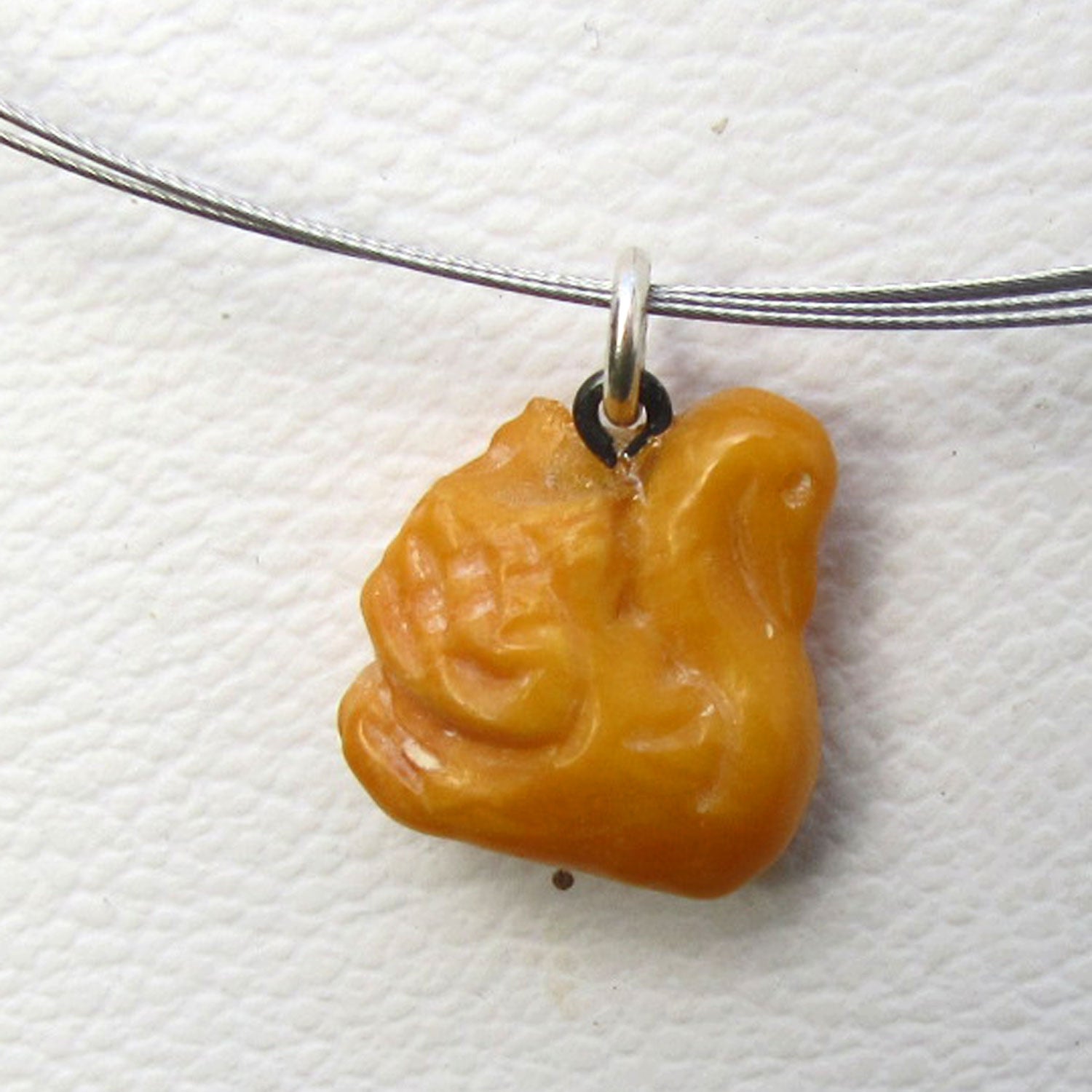 Schwan-Anhänger aus Butterscotch-Bernstein, Unikat