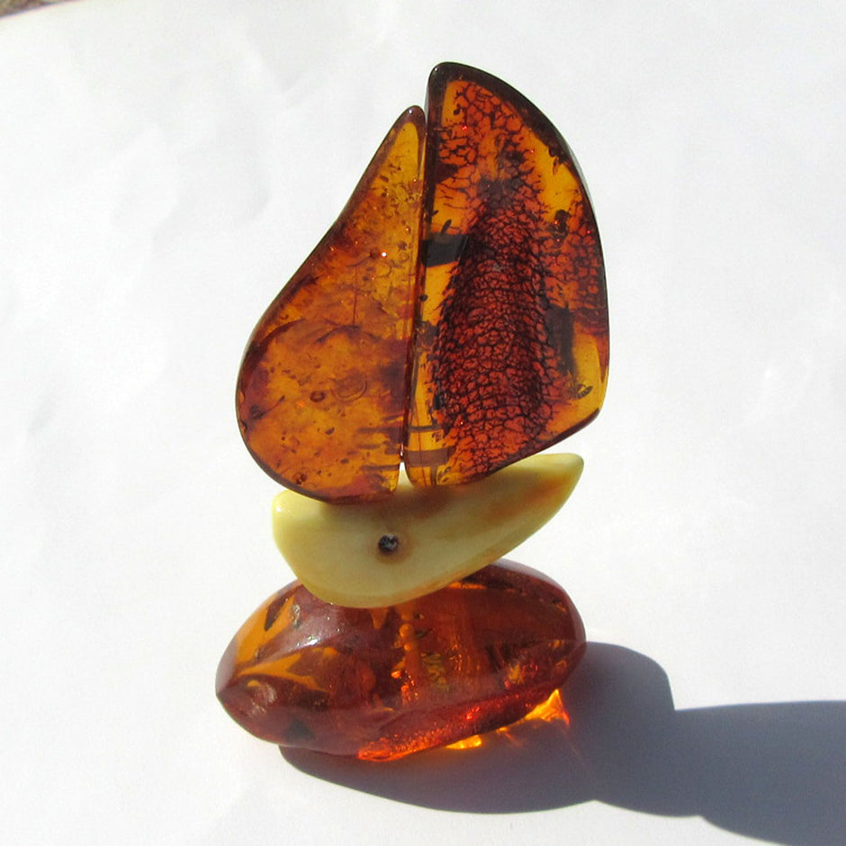 Großes Segelschiff aus Bernstein, handgefertigt