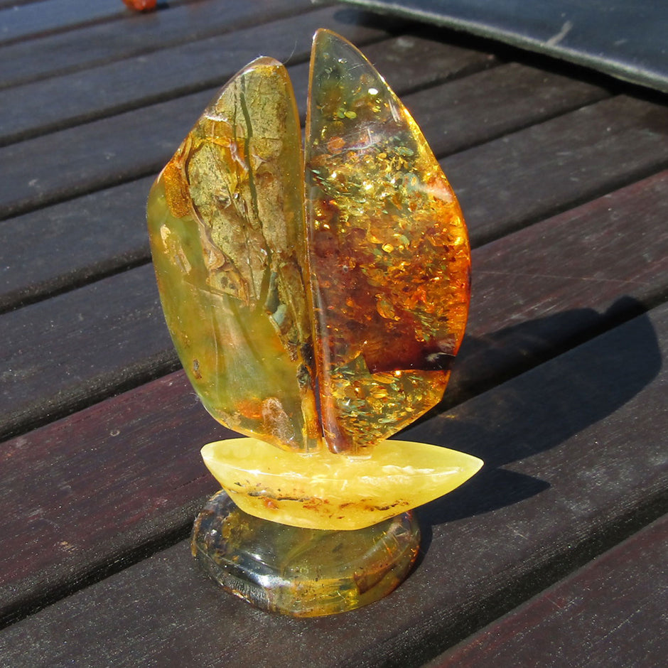 Großes Segelschiff aus Bernstein, Unikat von der Ostsee-Insel