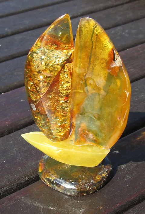 Großes Segelschiff aus Bernstein, Unikat von der Ostsee-Insel