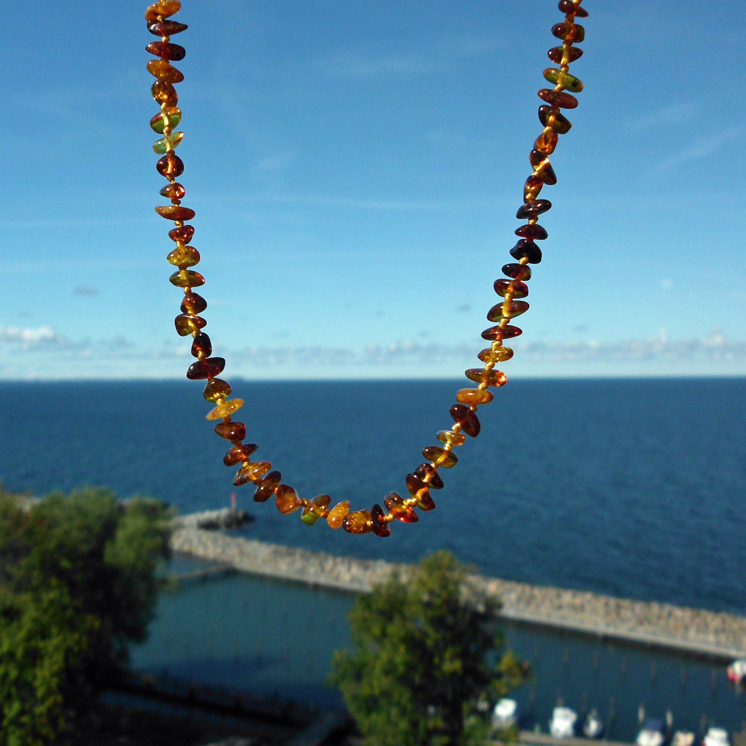 Kette aus einzigartigen Bernsteinnuggets in Braun und Cognac