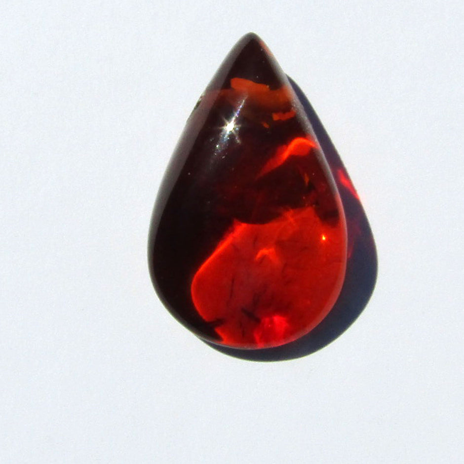 Einmaliges tropfenförmiges Bernsteinstück von Rügen