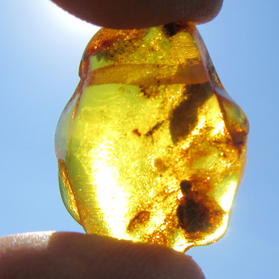 Poliertes Bernsteinstück von der Ostsee-Insel, Unikat