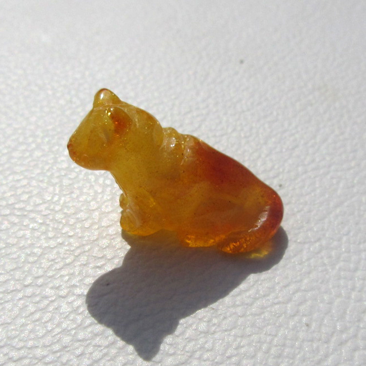 Kleiner Bernsteinwelpe, sonnengelb, handgefertigt