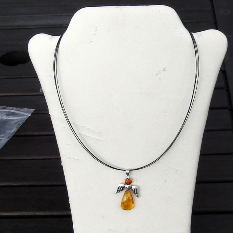 Schicker Anhänger als Bernsteinengel Schutzengel