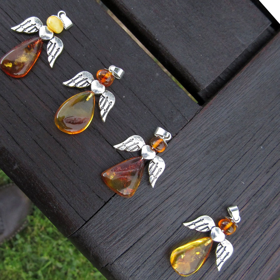 Schicker Anhänger als Bernsteinengel Schutzengel