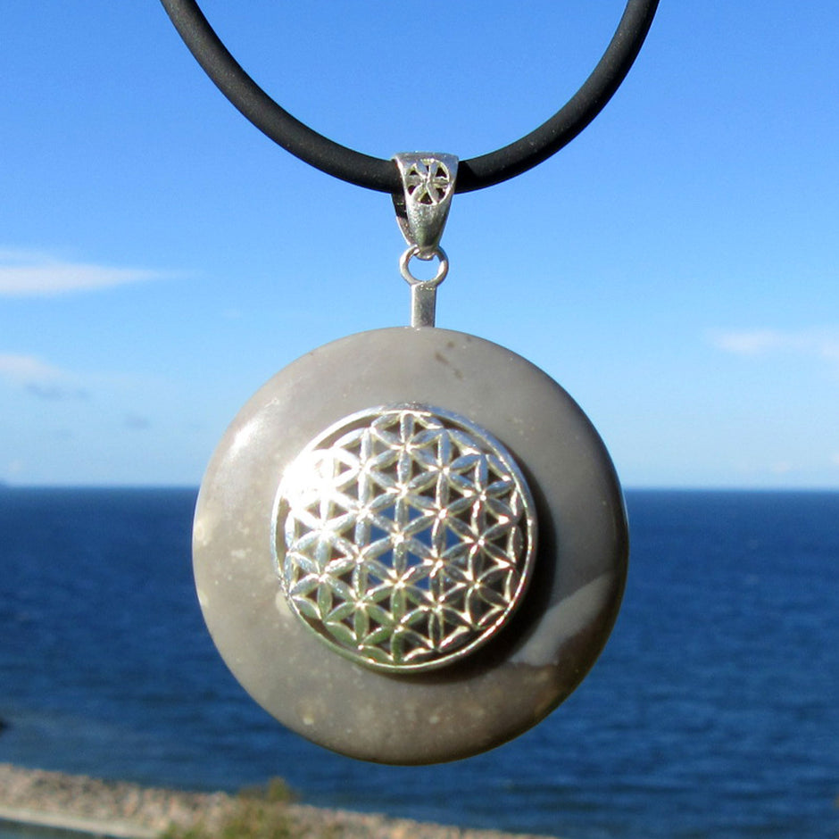 Einzelstück: Donut aus Feuerstein mit Silberblume