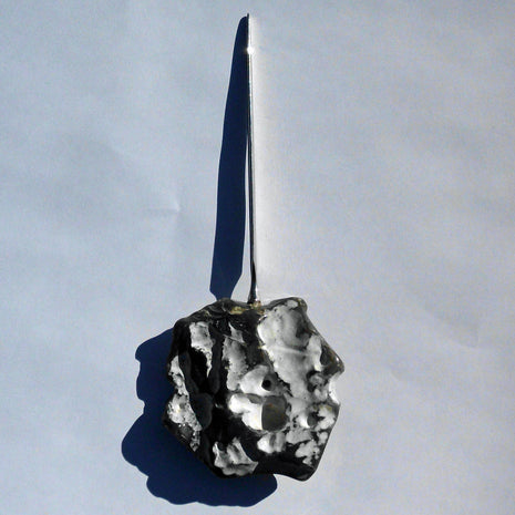 Brieföffner aus verchromtem Stahl mit Hühnergott