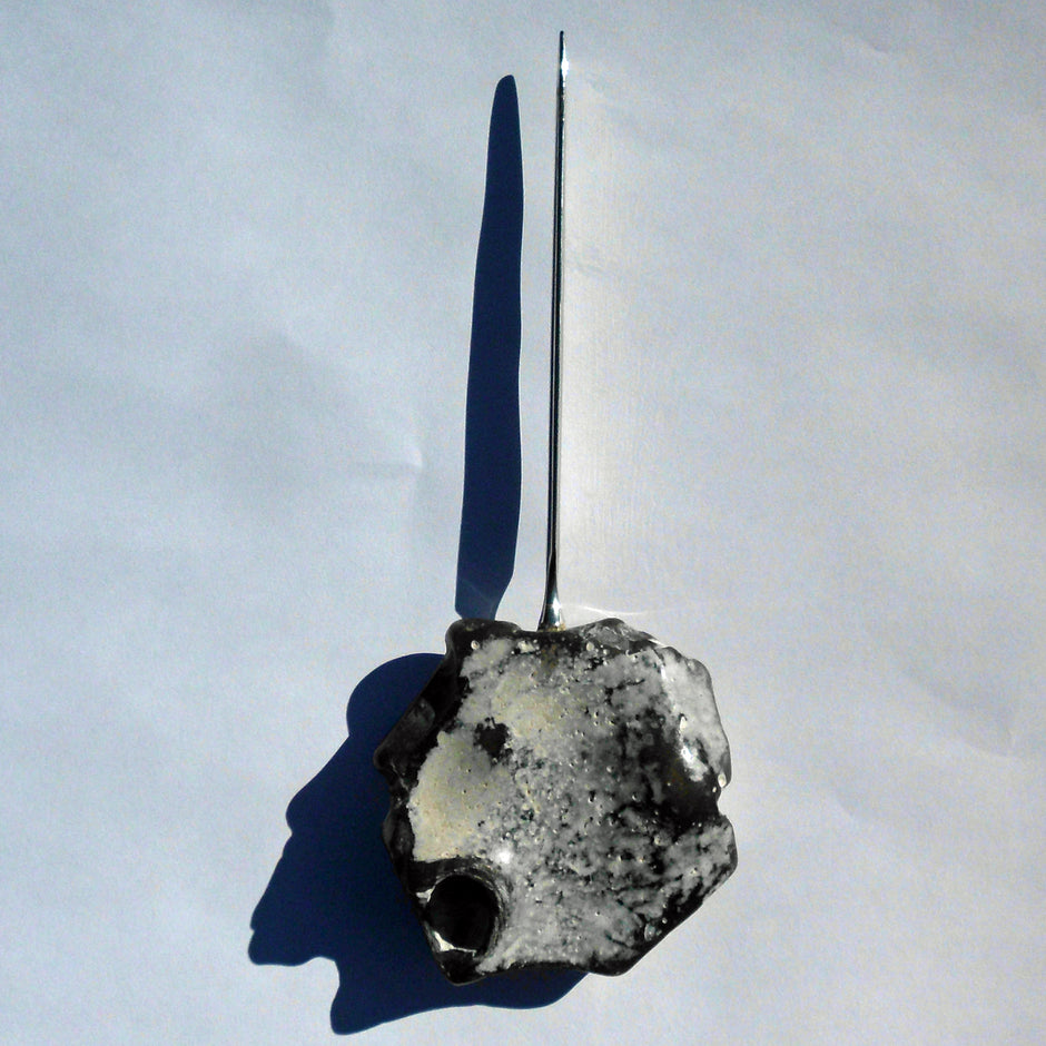 Brieföffner aus verchromtem Stahl mit Hühnergott