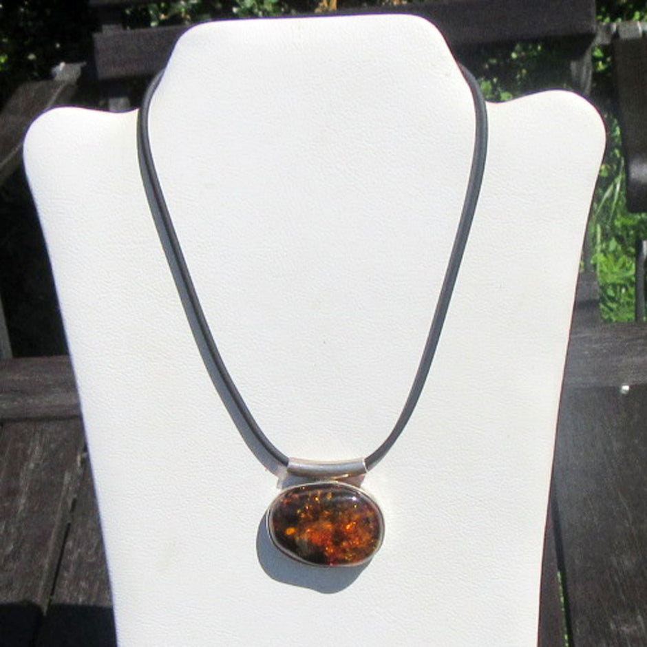 Großer Bernstein-Anhänger mit Silber, Unikat von Rügen