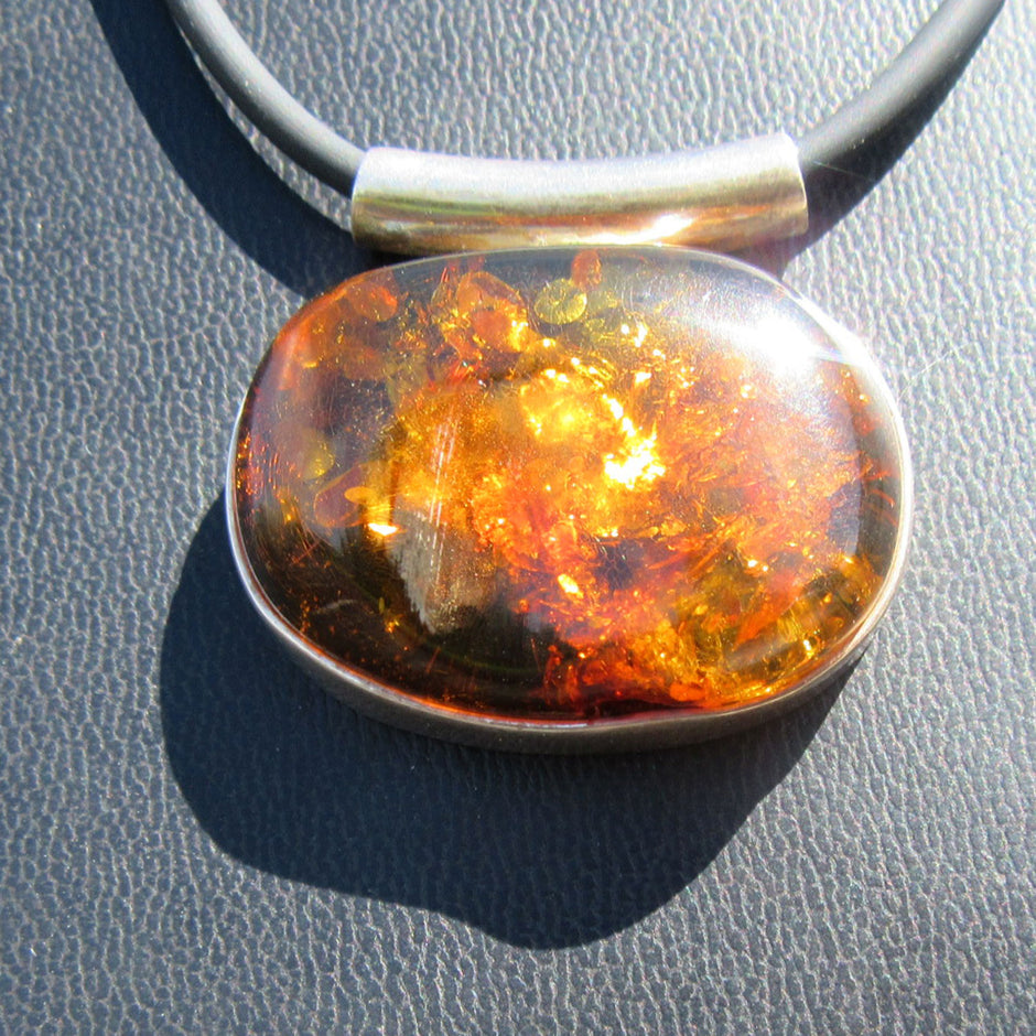 Großer Bernstein-Anhänger mit Silber, Unikat von Rügen