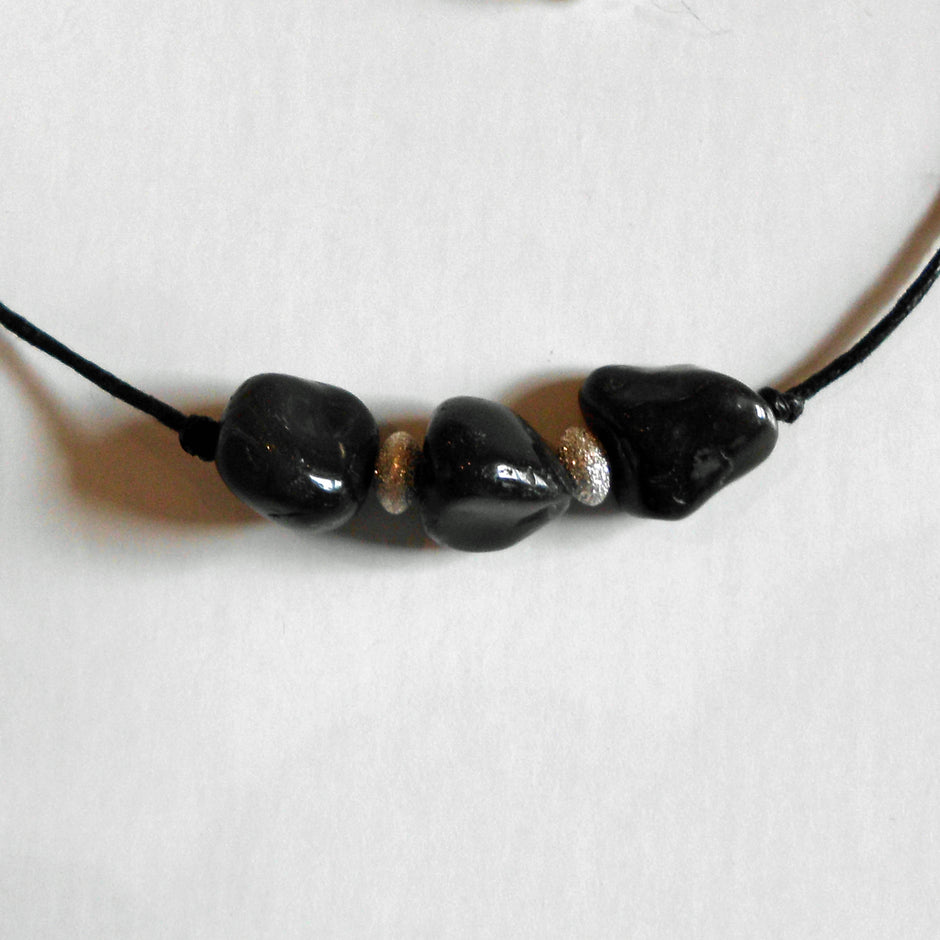 Feines Collier aus Silber und Feuersteinnuggets, Unikat