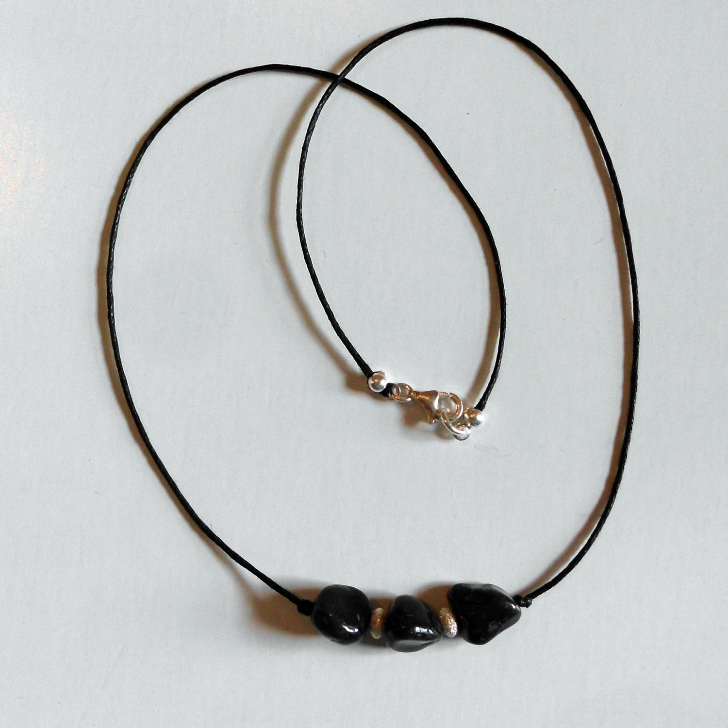 Feines Collier aus Silber und Feuersteinnuggets, Unikat