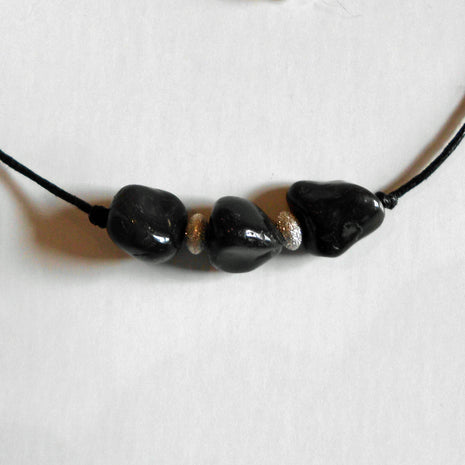 Feines Collier aus Silber und Feuersteinnuggets, Unikat