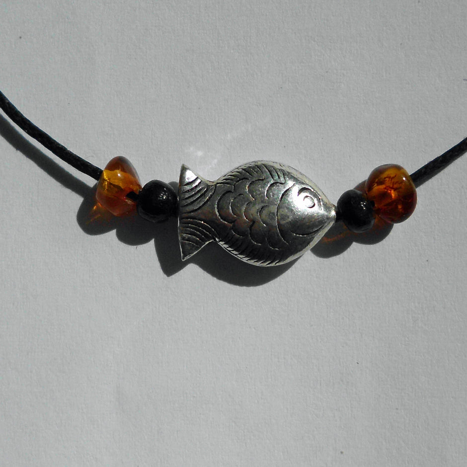 Schickes Collier Bernstein mit Fisch aus Silber