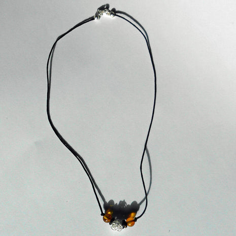 Einzigartiges Collier aus Bernstein und Silberdraht