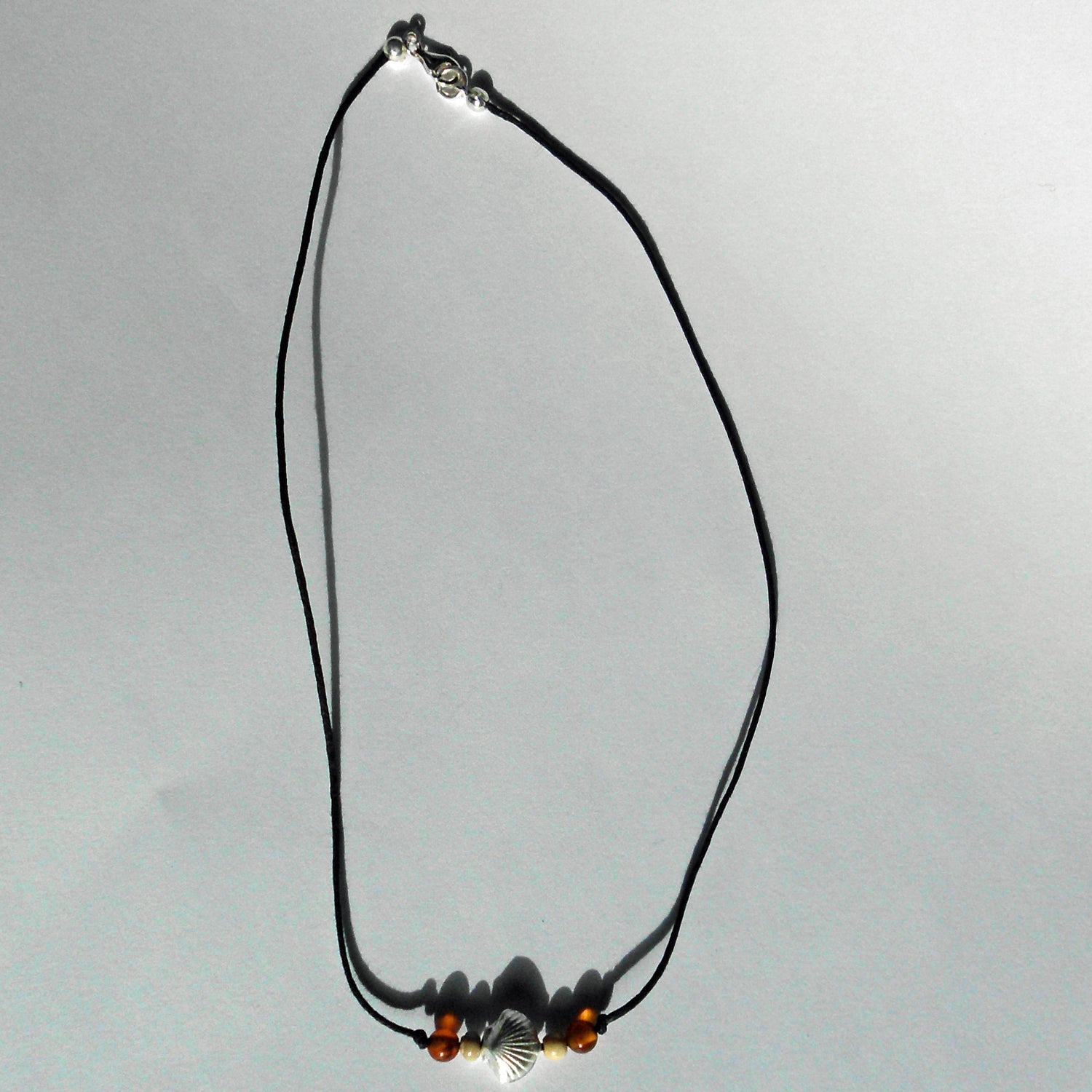 Collier aus Bernstein und Silbermuschel, Unikat
