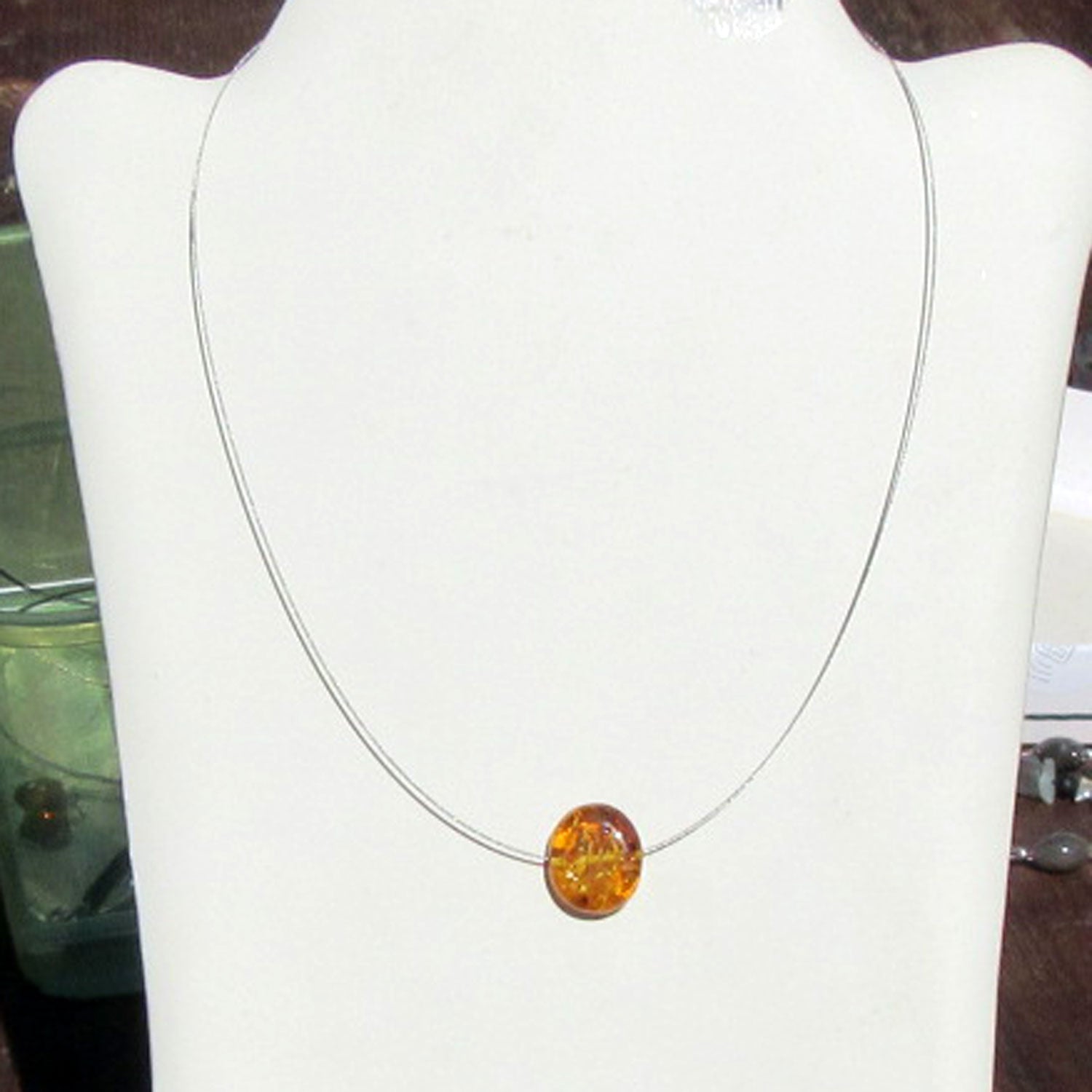 Bernstein-Drahtcollier mit Einschlüssen, Unikat von Rügen