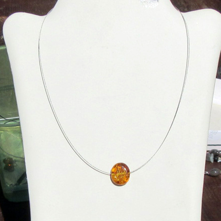 Bernstein-Drahtcollier mit Einschlüssen, Unikat von Rügen