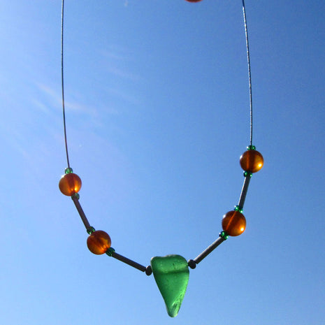 Drahtcollier aus Seeglas, Bernstein und Silber, Unikat