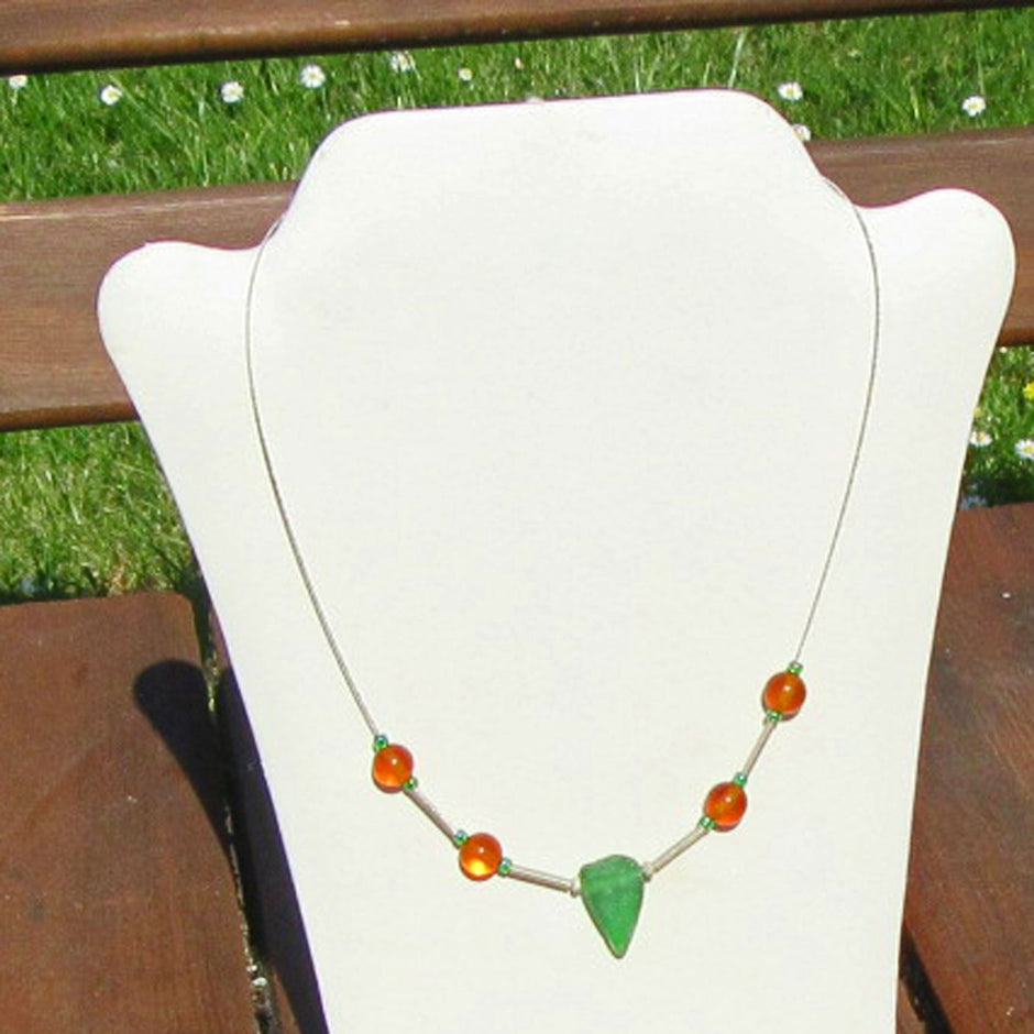 Drahtcollier aus Seeglas, Bernstein und Silber, Unikat