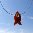 Collier mit Fisch aus Bernstein und Seeglas, Unikat