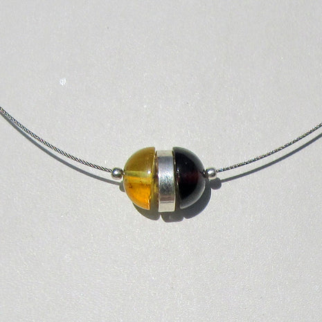 Exquisites Drahtcollier mit Bernstein und Silber von Rügen