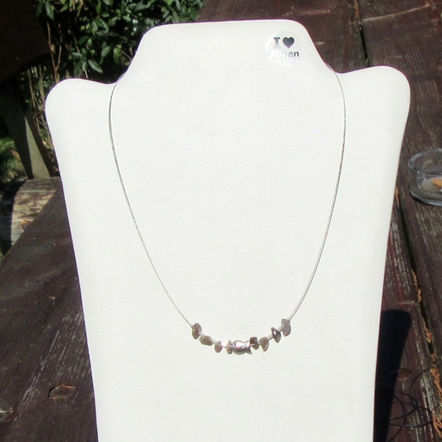 Feuerstein-Drahtcollier mit silbernem Fisch, Unikat