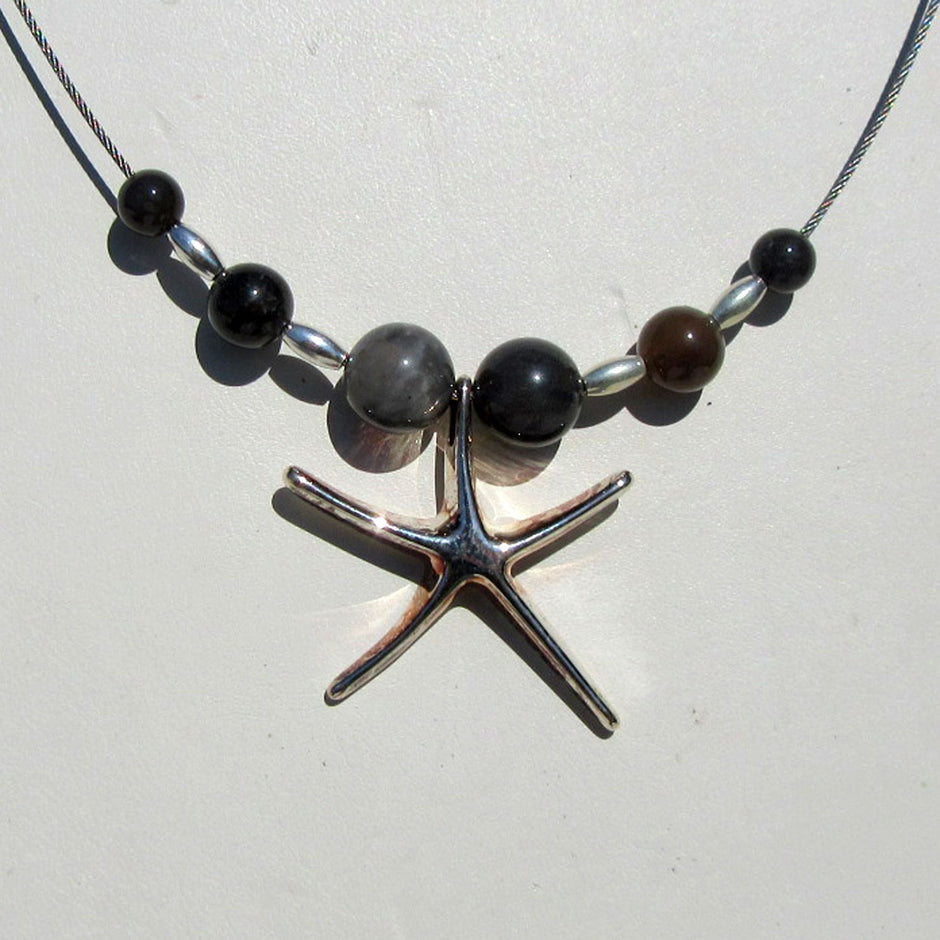 Edles Collier aus Feuerstein und Silber mit Seestern