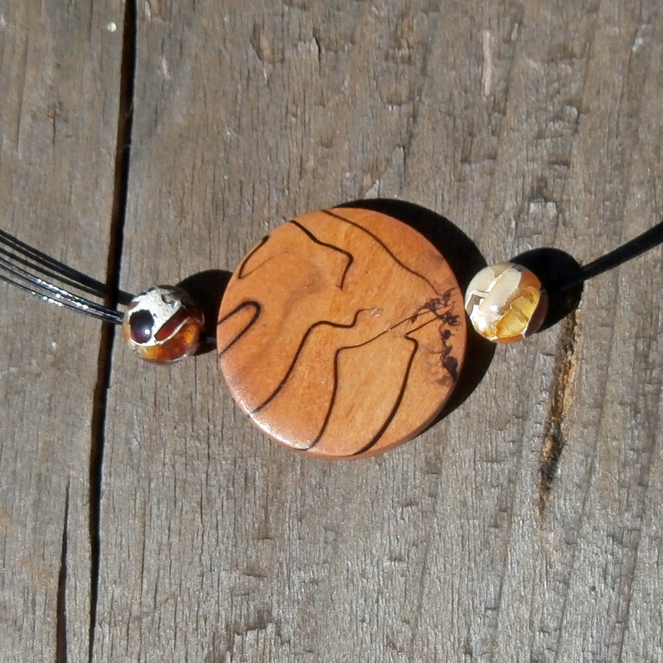 Collier mit Bernstein und Holzscheibe, maritim und einzigartig
