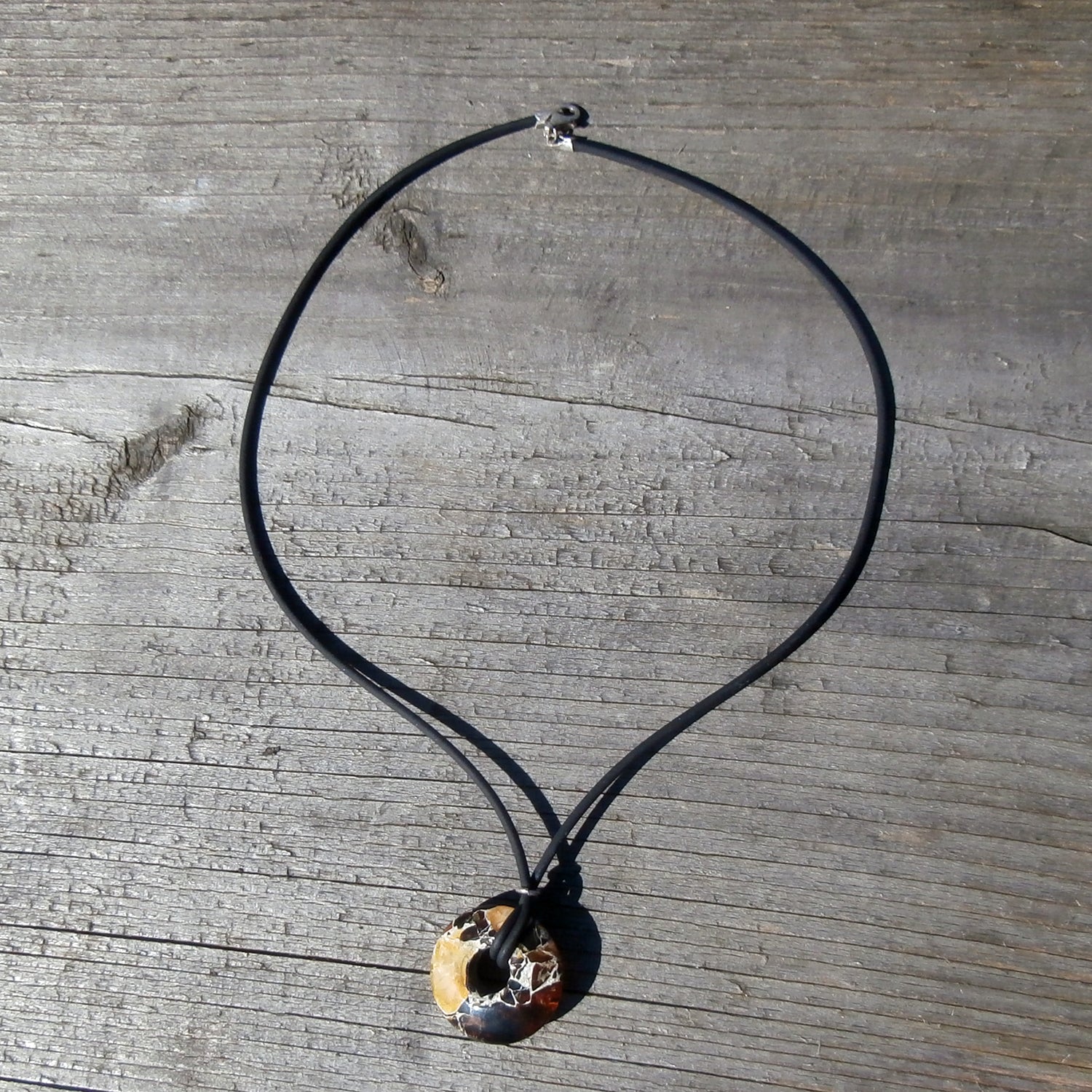 Donut-Collier aus Mosaikbernstein mit Silber 925