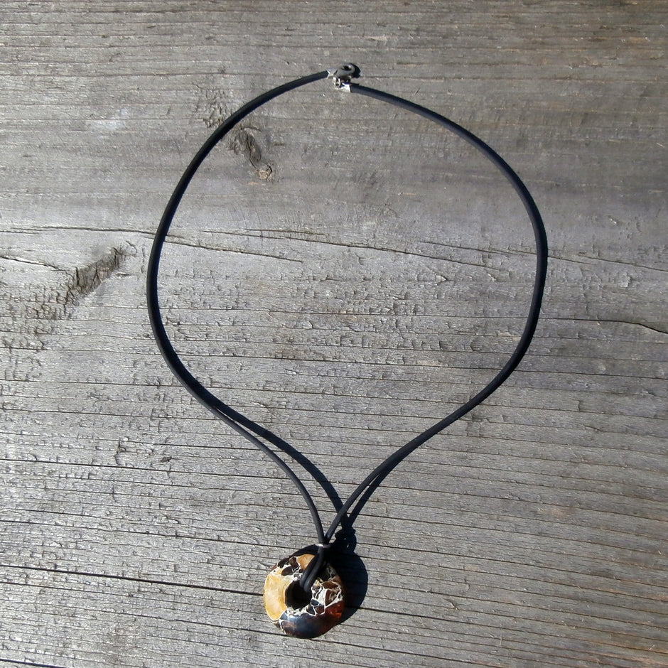 Donut-Collier aus Mosaikbernstein mit Silber 925