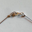 Elegantes Drahtcollier mit Bernsteinblatt von Rügen