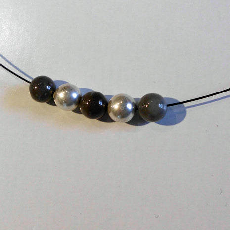 Drahtcollier mit Feuerstein und Silber – Unikat