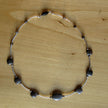 Elegantes Collier aus polierten Feuersteinen und Silber
