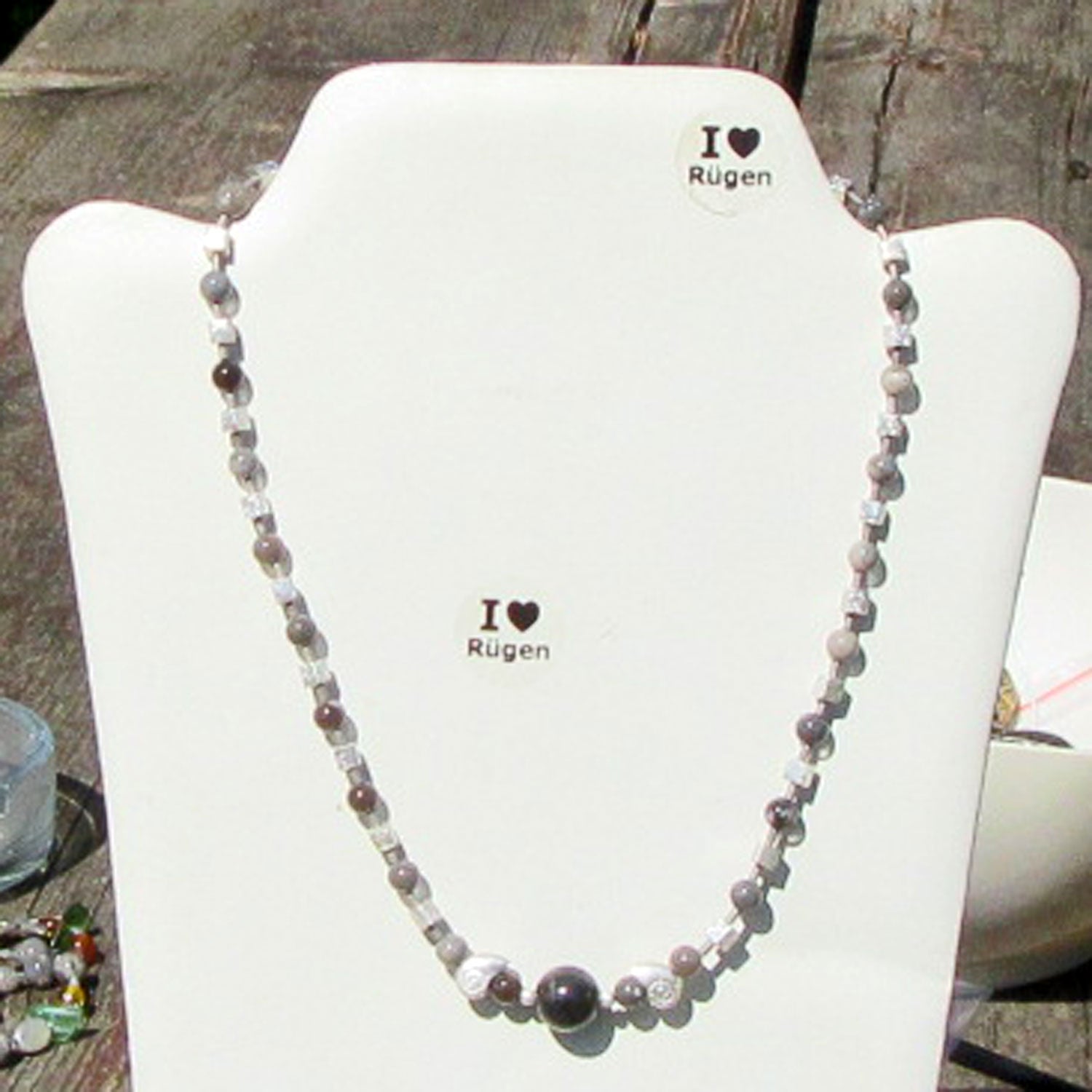 Einzelstück: Collier aus Feuersteinperlen und Silberwürfeln