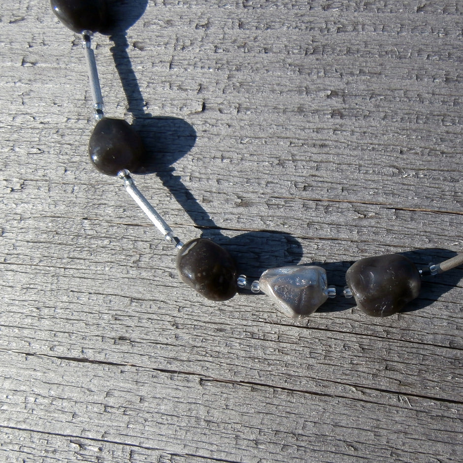 Einzigartiges Collier aus Feuerstein-und Silbernuggets