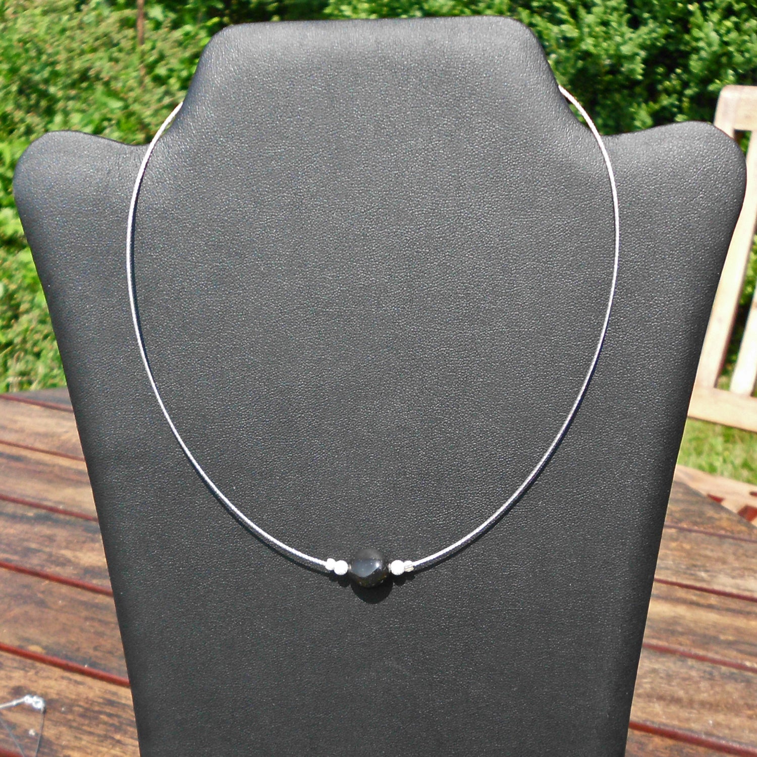 Feuersteinnugget mit Silberkugeln, handgefertigt